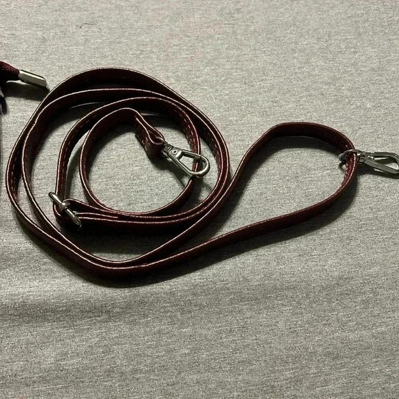 New befen pebbled Leather Crossbody Bag, Burgundy adjustable strap - Picture 7 of 10